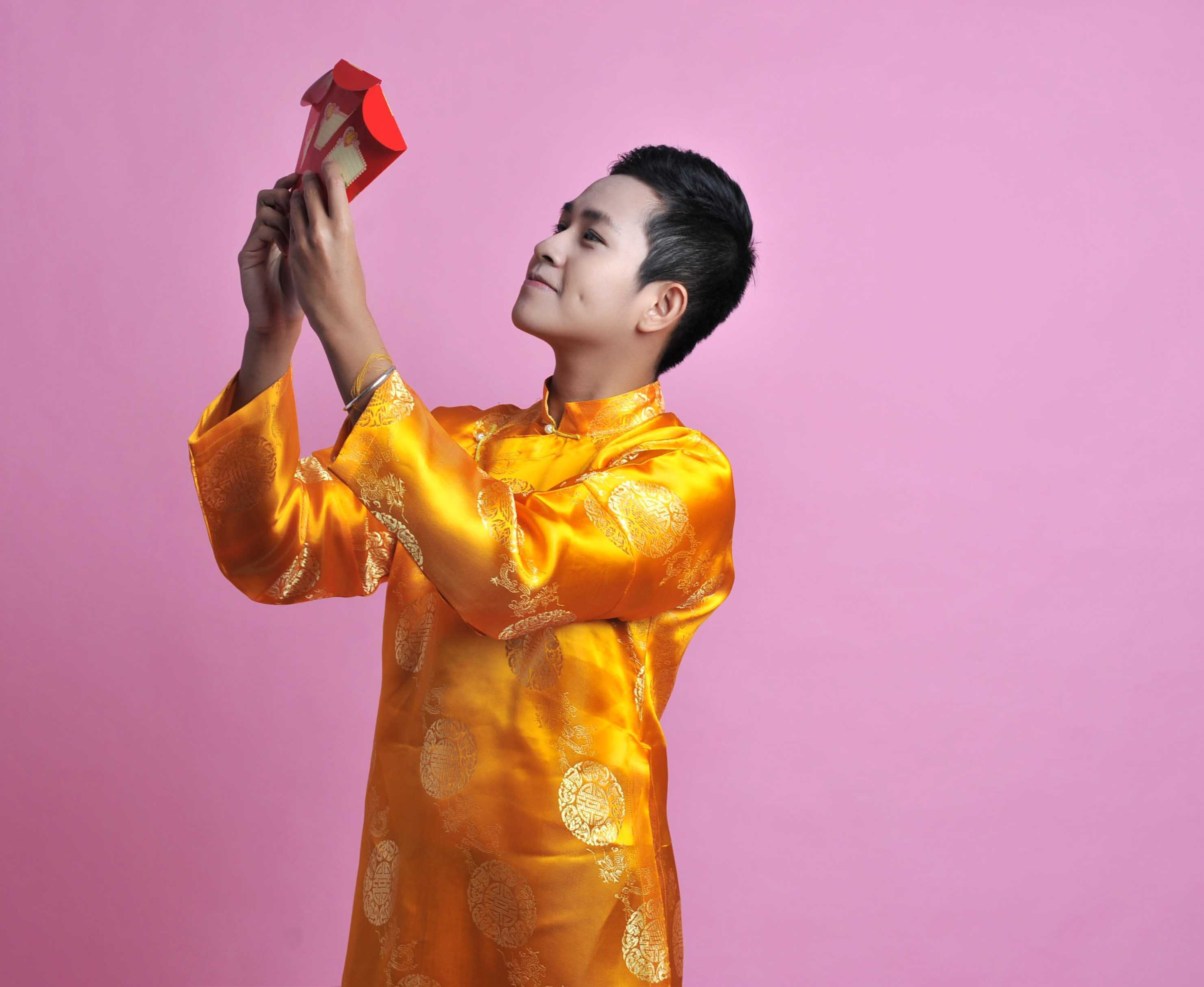 “Họa sĩ” 9x điển trai Justin Lê