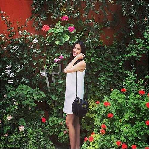 Có thời gian rãnh rỗi cô lại đi du lịch và tận hưởng cuộc sống.