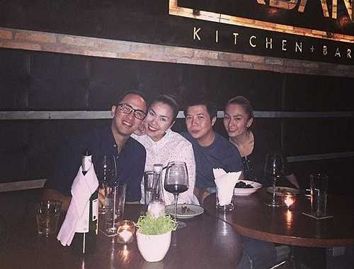 Sau khi khai trương cửa hàng thời trang mang tên mình, 'ngọc nữ' vẫn tranh thủ làm người mẫu cho BST thời trang mới, tuy nhiên cô chỉ diện các trang phục dáng suông hoặc chụp nửa người để che đi bụng bầu.