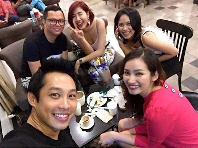 Trúc Diễm và chồng đi chơi cùng bạn. 