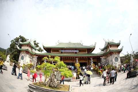 Đà Nẵng, chùa Linh Ứng, Sơn Trà, khách thập phương, vãng cảnh, du khách