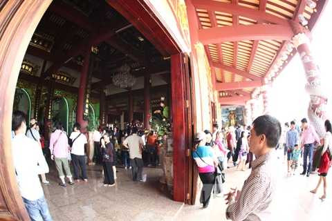 Đà Nẵng, chùa Linh Ứng, Sơn Trà, khách thập phương, vãng cảnh, du khách