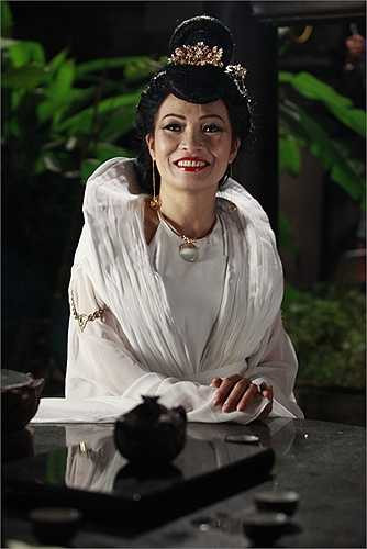 Không chỉ là tiên nữ xinh đẹp và quyền lực bậc nhất thiên giới, Hằng Nga còn là người tình trong mộng của Thiên Bồng Nguyên Soái. 