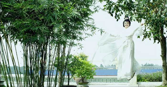 Với lần tái xuất màn ảnh rộng này, 'chị Chanh' Phương Thanh sẽ hóa thân thành Hằng Nga Tiên Nữ vào độ tuổi tứ tuần.