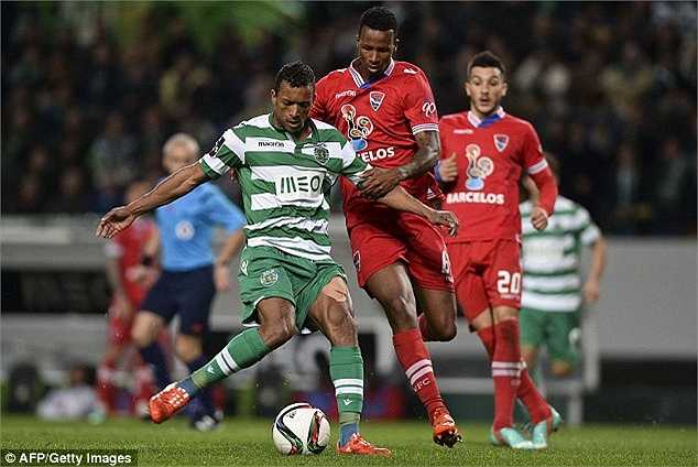 Quãng thời gian ở Man Utd, Nani chỉ là cái bóng của Ronaldo