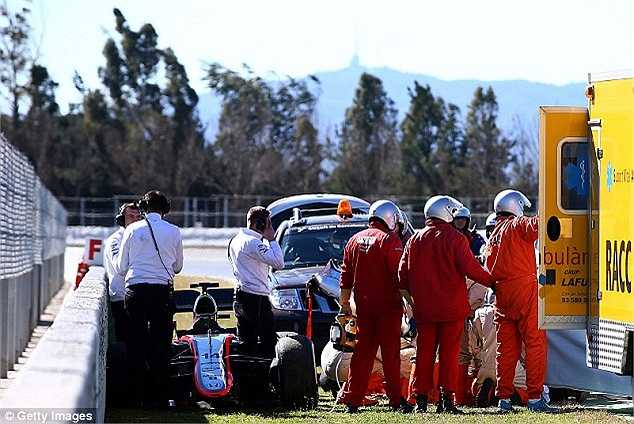 Fernando Alonso gặp tai nạn trong chặng đua thử ở Barcelona