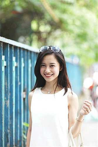 Thường được so sánh là giống Trâm Anh nhưng Jun Vũ cũng chứng tỏ mình không hề thua kém cô bạn hot girl. Jun Vũ hiện đang là một người mẫu quảng cáo rất thành công ở Thái Lan.