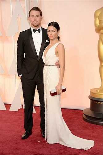Jenna Dewan-Tatum, vợ nam tài tử Channing Tatum diện váy khoe vòng một bạo dạn.