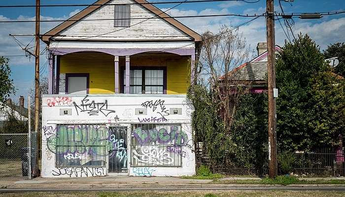 Những căn nhà không có người ở trở thành nơi lý tưởng cho các tín đồ mê graffiti