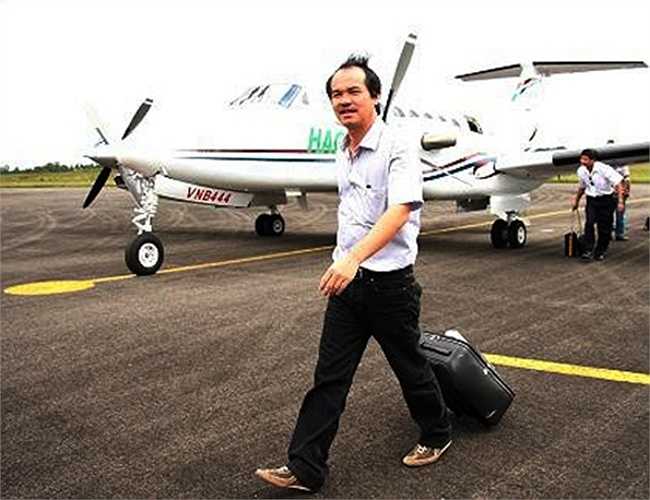 Chiếc máy bay cũ của bầu Đức có tên Beechcraft King Air 350, được ông mua hồi năm 2008 với giá 7 triệu USD