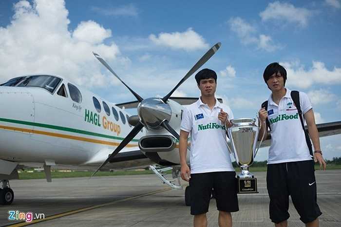 Không chỉ có vậy, chiếc Beechcraft King Air 350 còn trở nên thân thiết với người hâm mộ khi nó được dùng để chở các tuyển thủ U19 Việt Nam