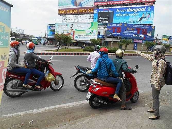 Hỏi thăm đường đi về tỉnh Bình Dương, Đồng Nai.