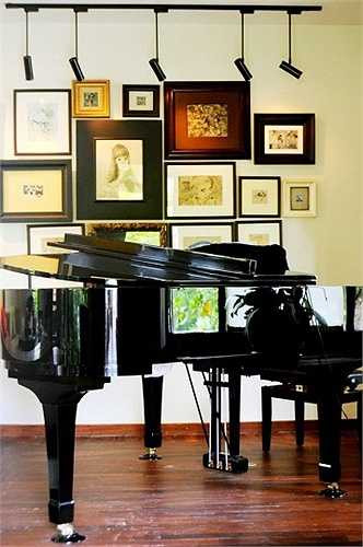 Hồng Nhung sở hữu một căn biệt thự nhà vườn triệu đô với phong cách bắc bộ đặc trưng.