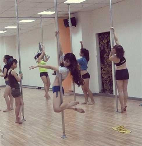 Xinh đẹp, nổi tiếng với vai trò là huấn luyện viên dạy múa cột của một trung tâm lớn tại thành phố Hồ Chí Minh, ngoài cuộc sống hay trong công việc, ai ai cũng đều nhận thấy Kiều Ngọc là một con người cầu toàn, tỉ mỉ, đầy trách nhiệm.