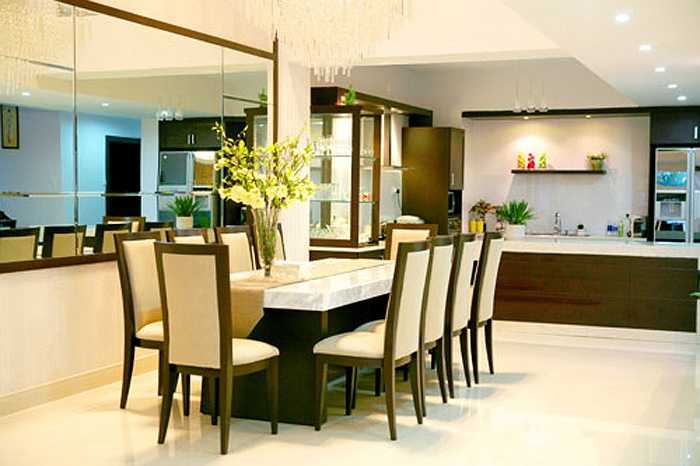 Phòng ăn trang nhã trong ngôi biệt thự của Quyền Linh.