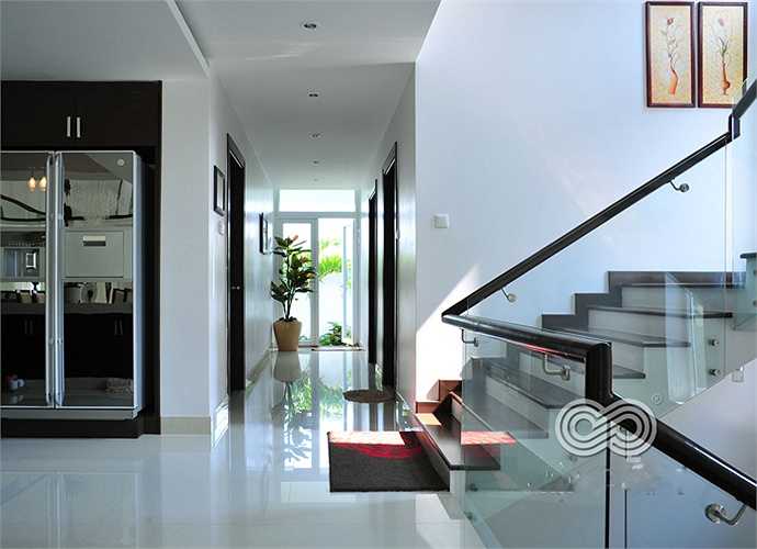 Ngôi biệt thự của Quyền Linh luôn tràn ngập ánh sáng từ thiên nhiên.