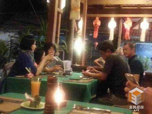 Lý Á Bằng đưa con gái Lý Yên đón Tết tại Thái.