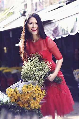 Cả nhà cô quyết định về Nha Trang đón Tết ngày đầu năm và tranh thủ về thăm họ hàng, bà con vì Nha Trang là nơi cô sinh ra và lớn lên.