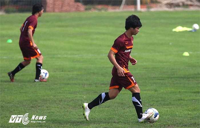 Công Phượng rất nỗ lực để theo được giáo án của thầy