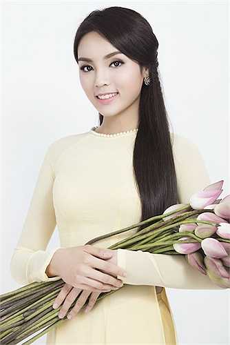 Trong những bộ ảnh được thực hiện sau khi đăng quang, Nguyễn Cao Kỳ Duyên đều khoe được vẻ thanh xuân của mình.