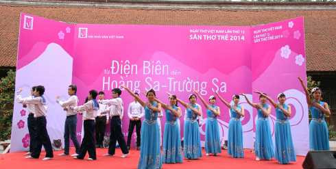 ngày thơ việt nam