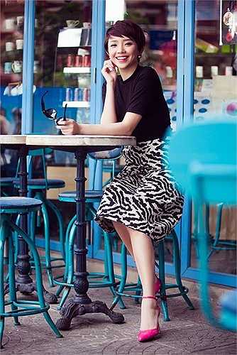 Mọi trang phục Tóc Tiên lăng xê đều trở nên gây 'sốt' với cánh chị em.