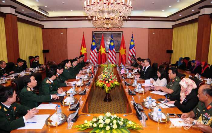 Buổi làm việc của 2 đoàn đại biểu Bộ Quốc phòng Việt Nam - Malaysia