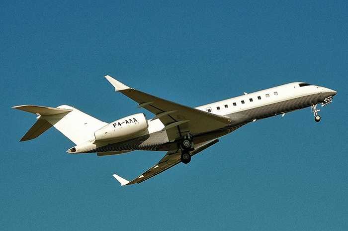 Bombardier BD-700 Global Express là mẫu chuyên cơ cá nhân có khả năng bay xuyên lục địa, như từ New York tới Tokyo mà không cần phải tiếp nhiên liệu