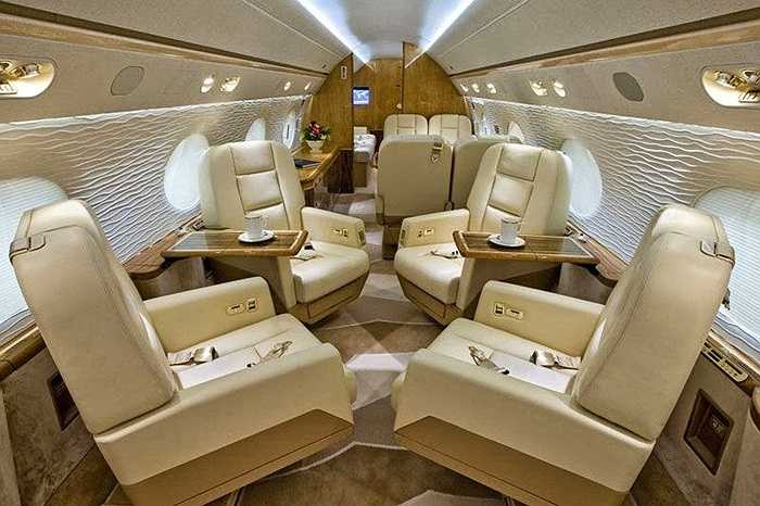 Giá của Gulfstream G550 là 36 triệu USD