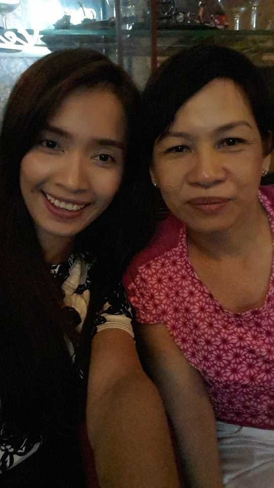 Trong đoạn chia sẻ cô gửi đến người mẹ vừa ra đi, nữ ca sĩ hy vọng mẹ cô được bình an, không còn đau đớn vì bệnh tật nữa. Đồng nghiệp cùng người hâm mộ gửi đến lời chia buồn với Ái Phương và gia đình cô.