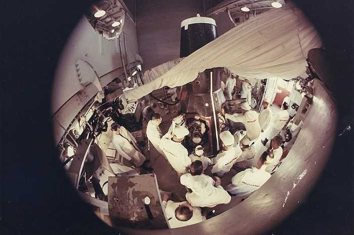 Các phi hành gia trong nhiệm vụ Gemini 4.