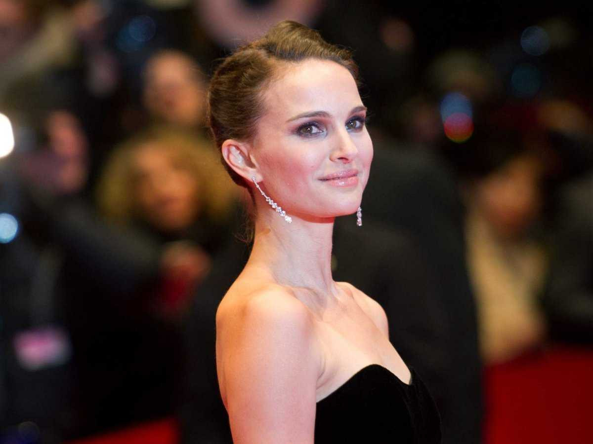 Nữ diễn viên mảnh khảnh Natalie Portman đã tốt nghiệp Đại học Havard và sử dụng thành thạo 6 ngoại ngữ 