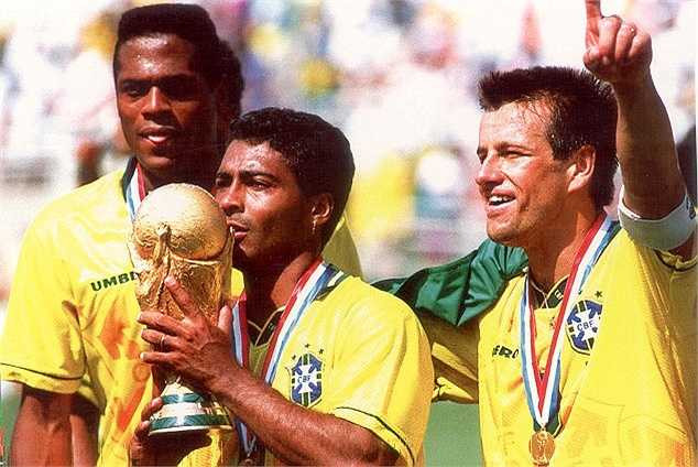 Năm 1994 - cũng là năm sinh của Pratt, Romario khi đó đã 38 tuổi, đoạt Giày vàng World Cup, với 5 bàn thắng. 