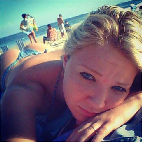 Trước quan hệ chênh lệch tuổi tác của Romario, con gái huyền thoại này cũng không hề ngăn cản: 'Hạnh phúc của cha tôi là điều quan trọng nhất. Thực tế là ông trông vẫn rất trẻ và thanh niên tính'.