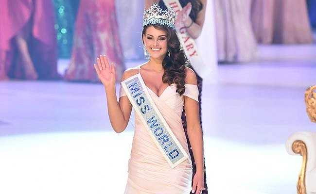 Năm 2014, Rolene Strauss là người đẹp Nam Phi thứ 3 đăng quang tại cuộc thi Hoa hậu thế giới. Cô sở hữu chiều cao 1,77m cùng thân hình cân đối và là ứng cử viên được đánh giá cao ngay từ đầu.