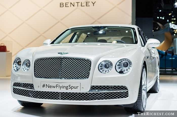 Đây được coi là một 'kiệt tác' mới của dòng siêu xe Bentley. Với những tính năng mới hiện đại được trang bị, siêu xe Bentley Flying Spur V8 hiện đang gây sốt trên thị trường xe hạng sang thế giới.