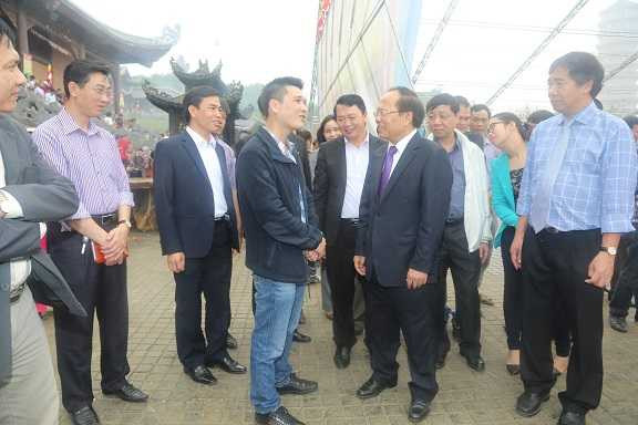 Bộ trưởng Văn hóa 'vi hành' kiểm tra đột xuất công tác tổ chức lễ hội