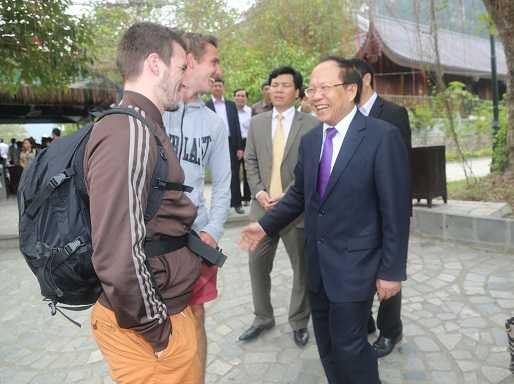 Bộ trưởng Văn hóa 'vi hành' kiểm tra đột xuất công tác tổ chức lễ hội