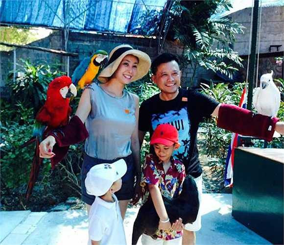 Một hình ảnh đẹp của người đẹp và gia đình.