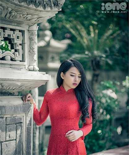 Nhiều khách hàng có thể trực tiếp tới hỏi hoặc nhận được sự giúp đỡ từ cô bạn qua điện thoại, facebook.