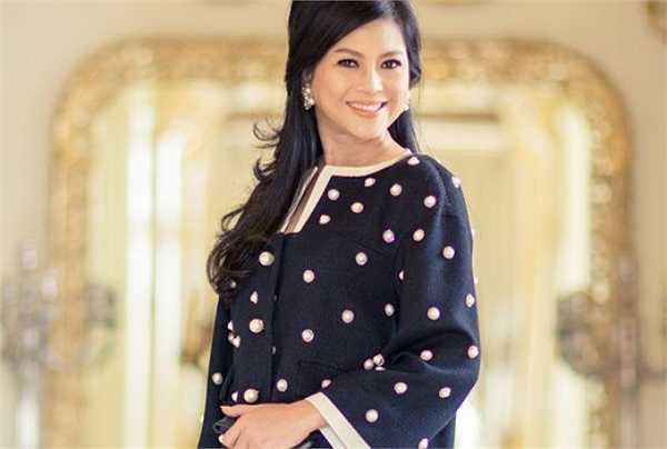 Hiếm có người phụ nữ nào vừa gặt hái được những thành công lớn trên thương trường, vừa giữ cho mình nhan sắc không thay đổi theo thời gian như Thủy Tiên.