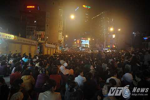 Ngàn người chen chân đến tổ đình Phúc Khánh làm lễ giải hạn đầu năm