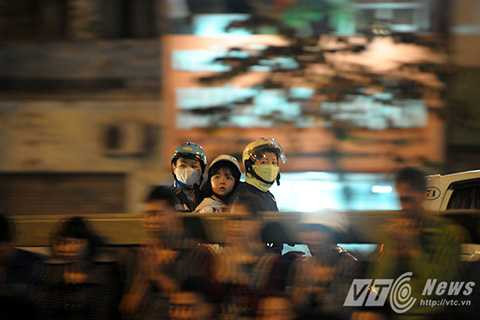 Ngàn người chen chân đến tổ đình Phúc Khánh làm lễ giải hạn đầu năm