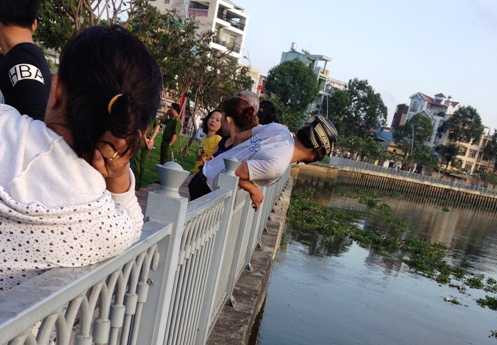 Phát hiện xác người nổi trên kênh Nhiêu Lộc- Thị Nghè