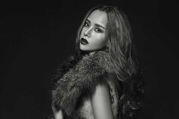 Vừa xinh con nhưng Myno vẫn rất nhanh lấy lại vóc dáng thanh tân