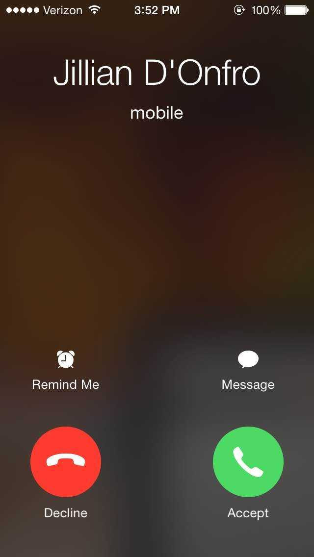 Cùng một người sử dụng iPhone và có trong danh bạ của người thử nghiệm nhưng cách hiển thị đã khác