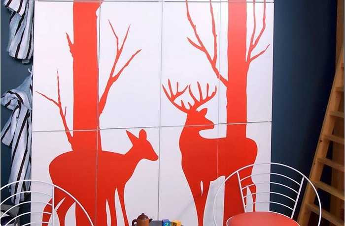 Hình dán tường có thể dễ thương và rất tiện dụng, đặc biệt là đối với người thuê nhà, nhưng có vẻ như nó đã chạm đến đỉnh điểm của sự bão hòa. Bạn có cảm thấy mệt mỏi với xu hướng này hay là bạn còn dính liền với nó? 