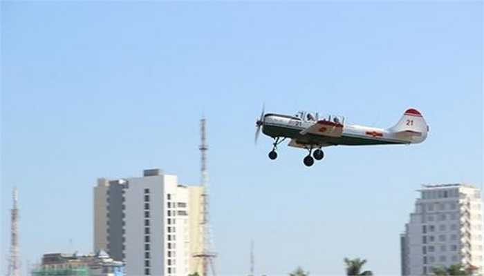 Máy bay huấn luyện sơ cấp Yak-52 trang bị một động cơ Vedeneyev M14P với cánh quạt 2 lưỡi. Yak-52 có thể đạt tốc độ tối đa tới 272km/h, vận tốc leo cao 7m/s và có thể đạt tầm bay tới 510km, trần bay 4km. 