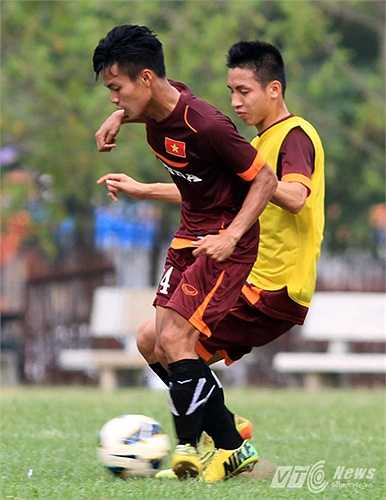 Theo bác sĩ Hoàng Nghĩa Dương của U23 Việt Nam, nếu chỉ cần mất tập trung, họ rất dễ dính chấn thương (Tiểu Hàn - Ảnh: VSI)
