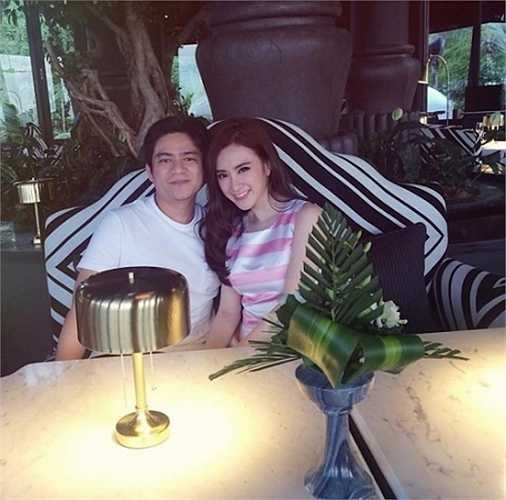 Cô cũng tuyên bố sẽ trả lại túi xách, đồng hồ hàng hiệu và một nửa số tiền anh hỗ trợ cô mua chiếc xế hộp 6 tỷ mới đây. Nhưng ngược lại, vị bác sỹ thẩm mỹ kia phải trả tiền cho cô nàng vì sử dụng hình ảnh chưa được sự đồng ý để quảng cáo cho thẩm mỹ viện của mình. 